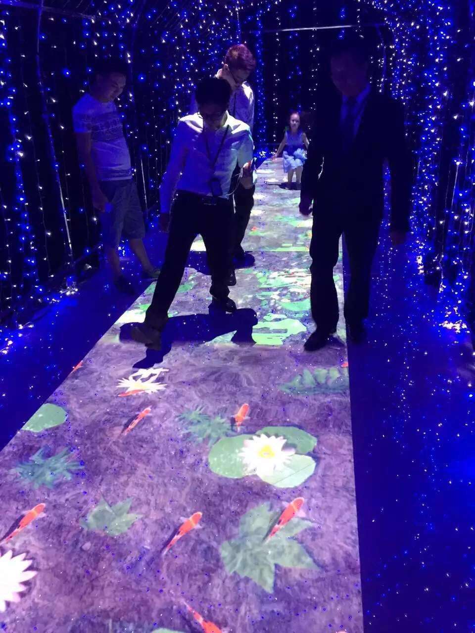 地面互動(dòng)投影